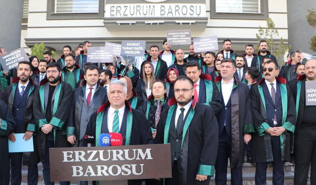 Bıçaklı saldırıya uğrayan avukat yara almadan kurtuldu; barodan destek açıklaması