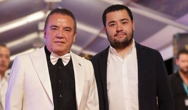 Gökhan Böcek ofisteyken, 4 kez para getirip bırakmış