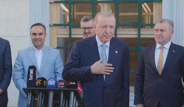 Cumhurbaşkanı Erdoğan, bayram namazını Büyük Çamlıca Camii'nde kıldı