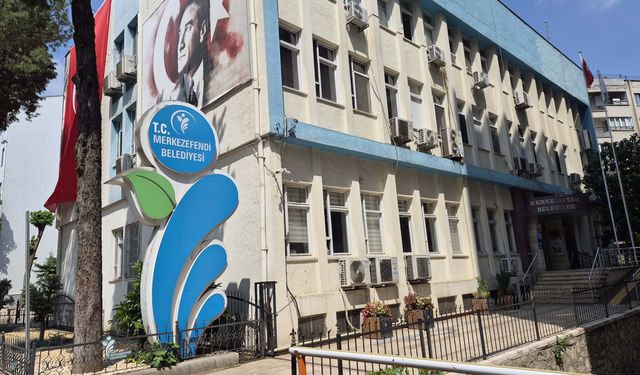 Denizli'de Merkezefendi Belediyesi'ne operasyon: 13 gözaltı