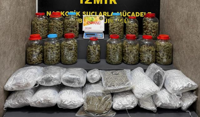 İzmir'de 39 kilo kokain, 21 kilo skunk ele geçirildi; 4 tutuklama