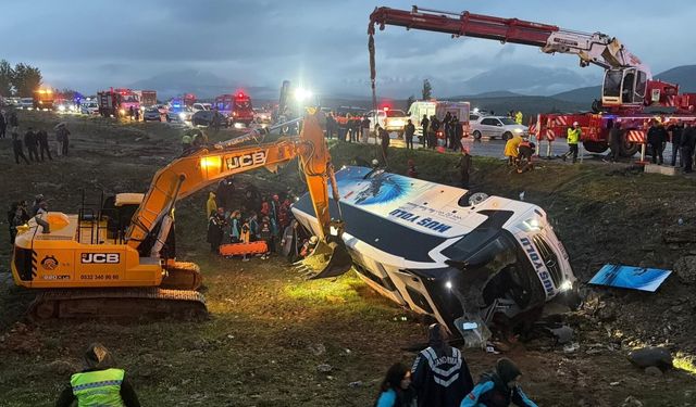 Malatya’daki otobüs kazasında ölen 3 kişinin kimlik tespiti yapıldı