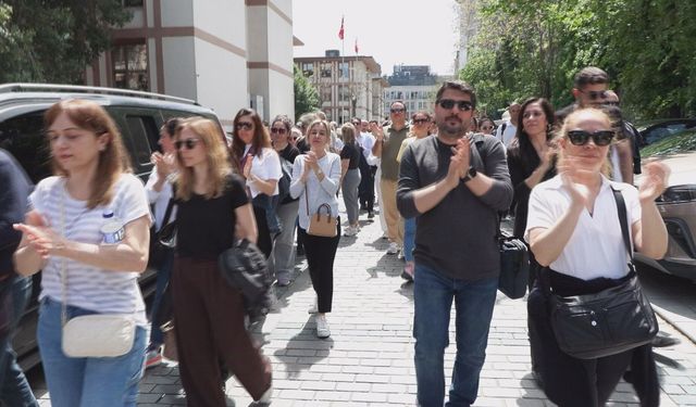 Özel İtalyan Lisesi’nde grev 100’üncü gününde; velilerden çözüm çağrısı yapıldı