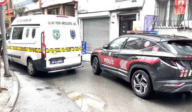 Şişli’de eski sevgilisinin evini bastı; kadının erkek arkadaşını 7 yerinden bıçakladı