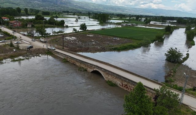 Tokat'ta taşkın nedeniyle, tarım arazileri su altında kaldı