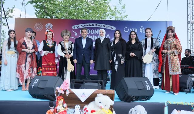 ‘Uluslararası Ninni Festivali’nde Anneler Günü’ne özel ezgiler seslendirildi