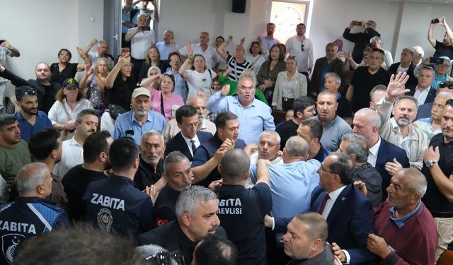 Akçakoca'da belediye başkanvekili seçildi, arbede çıktı