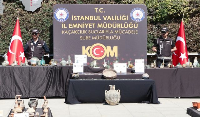 Beykoz'da ele geçirilen 10 bini aşkın tarihi eser İstanbul Emniyet Müdürlüğü'nde sergilendi