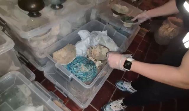 Beykoz’da tarihi eser kaçakçılığı operasyonu: 10 binden fazla obje ve sikke ele geçirildi