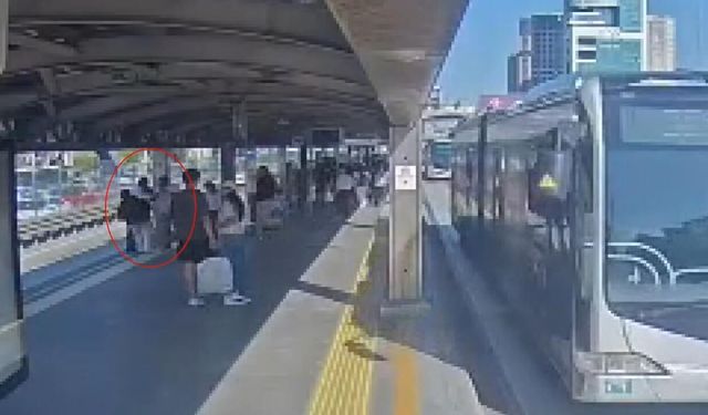 Beylikdüzü'nde metrobüsteki 'yan baktın' cinayetine ilişkin yeni görüntüler ortaya çıktı