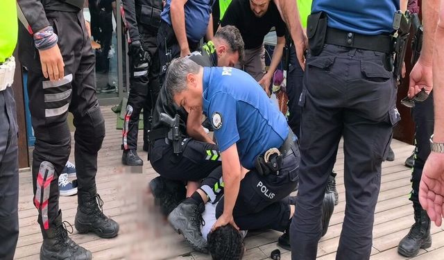 Bursa’daki bıçaklı ‘yol verme’ kavgasının 5 şüphelisi adliyede