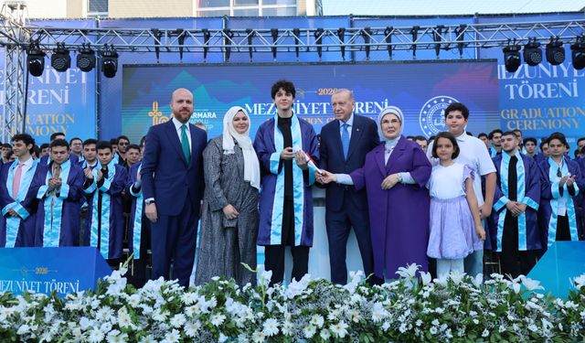 Cumhurbaşkanı Erdoğan, torunu Ömer Tayyip Erdoğan'ın mezuniyet törenine katıldı