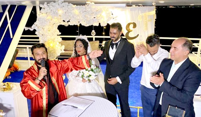 Evliliklerde 'tiyatral nikah' dönemi