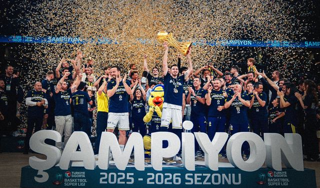 Fenerbahçe Beko şampiyonluk kupasını aldı