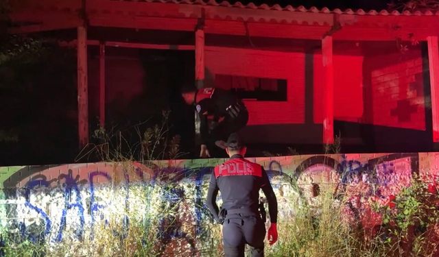 Sarıyer’de metruk binalara dronlu denetim: 24 bina arandı 734 kişinin sorgusu yapıldı