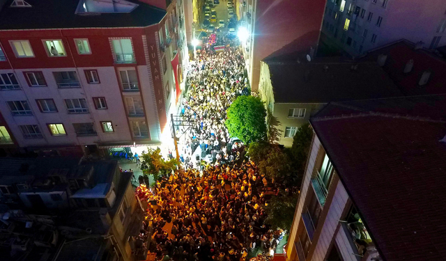 Tekirdağ’da şalvar gecesine yoğun ilgi; katılımcılar sokağa sığmadı