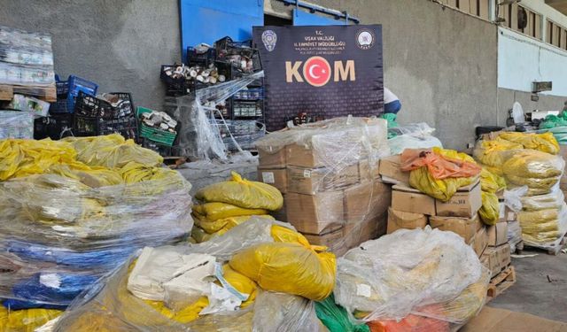 Uşak'ta 30 ton bozulmuş ürün imha edildi