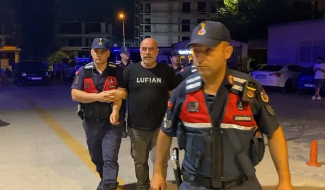Ünlü yönetmen Ezel Akay'a uyuşturucu operasyonu: Evinde kenevir ve kubar esrar ele geçirildi