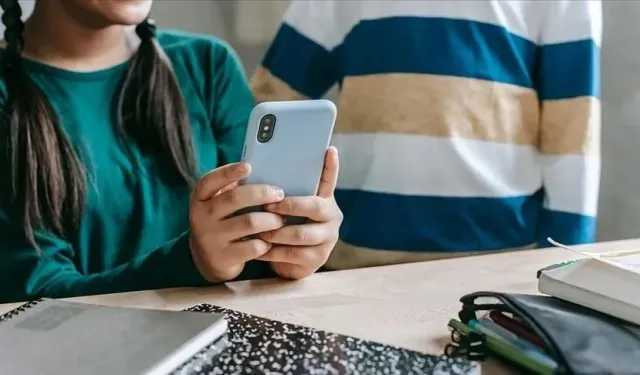 Çekya’da okullarda cep telefonu yasaklanıyor