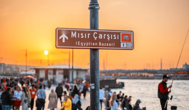 Bakan Ersoy'dan turizm geliri açıklaması
