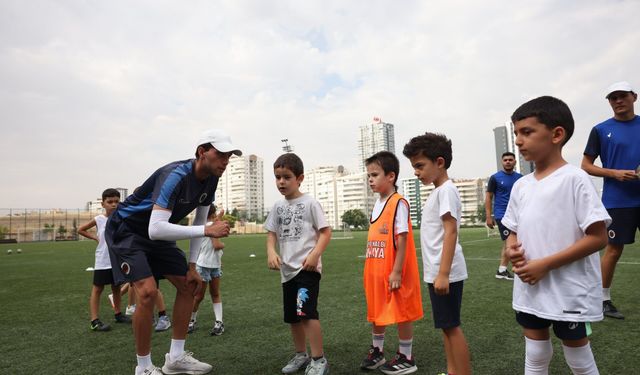 Çankaya Belediyesi ve Gençlerbirliği’nden çocuklara ücretsiz futbol okulu