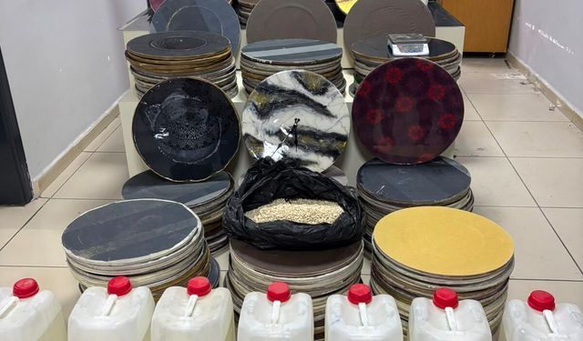 Duvar saatlerinden uyuşturucu çıktı