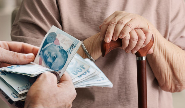 Bakan Işıkhan'dan 'en düşük emekli aylığı' açıklaması