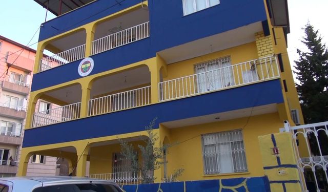 Fanatik Fenerbahçeli aile, yaşadıkları apartmanı sarı-laciverte boyadı