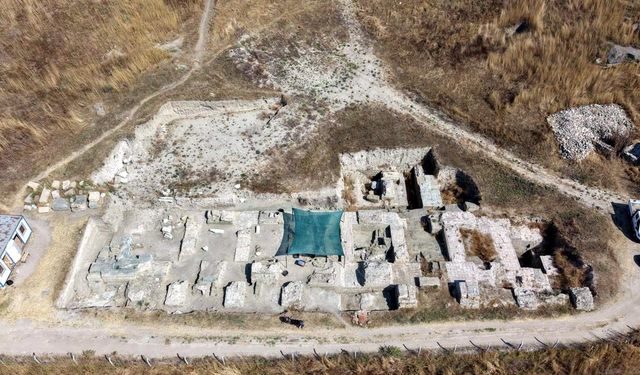 Perinthos Antik Kenti'nde ortaya çıkarılan tiyatroda, Helenistik Dönem'e ait izlere rastlandı