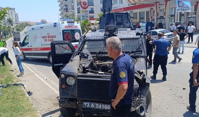 Şırnak'ta zırhlı araç, takla attı; 2 polis yaralı