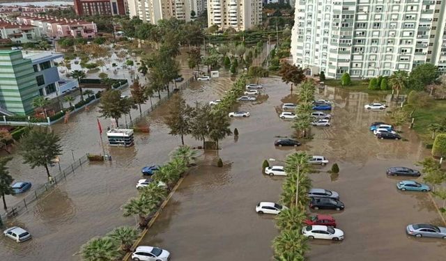 İzmir'de Olası Bir Depremde Deniz Kentin İçine Karışacak