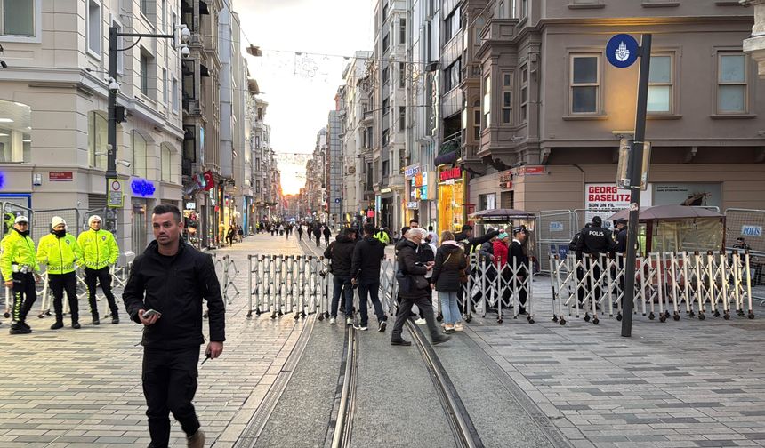 Taksim Meydanı ve Çevresi Kapatıldı