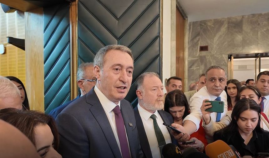 DEM Parti'li Bakırhan: Umarım Silahın Olmadığı Günler Görürüz
