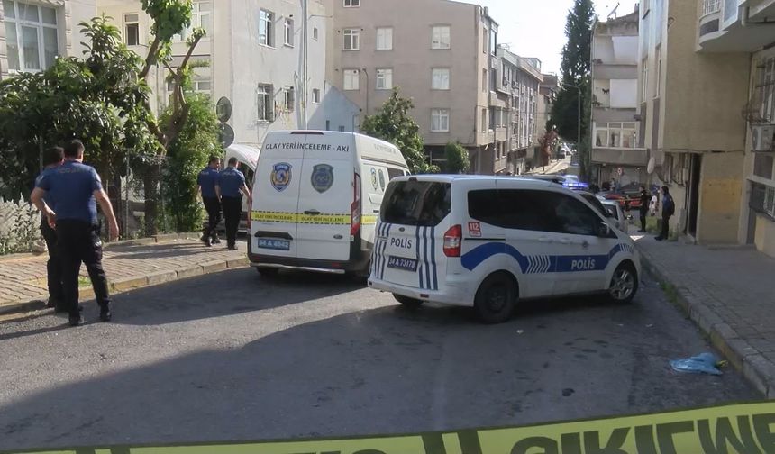 Bağcılar'da Eşini Silahla Yaralayıp, İntihar Etti