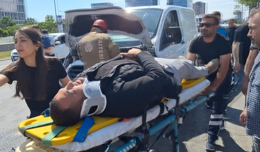 Maltepe’de 5 Aracın Karıştığı Zincirleme Kaza: 2 Yaralı