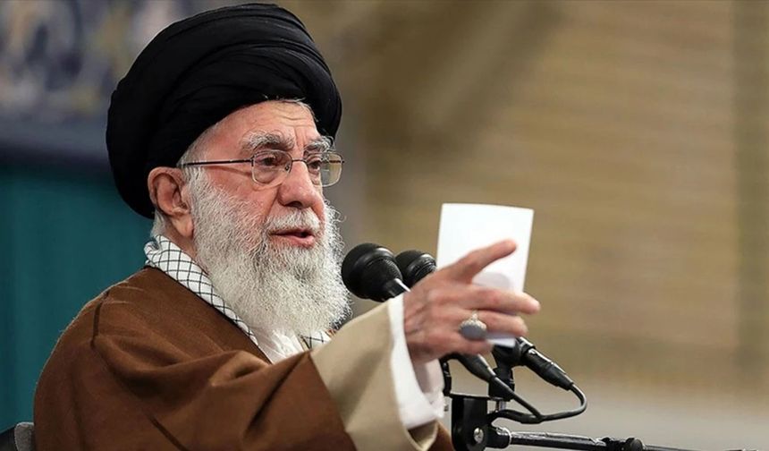 İran Lideri Hamaney: "Bu Rejim, Ağır Bir Cezanın Kendisini Beklediğini Bilmelidir"