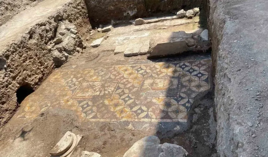 Papa Ziyareti Öncesi İznik’te 2500 Yıllık Mozaik Bulundu!