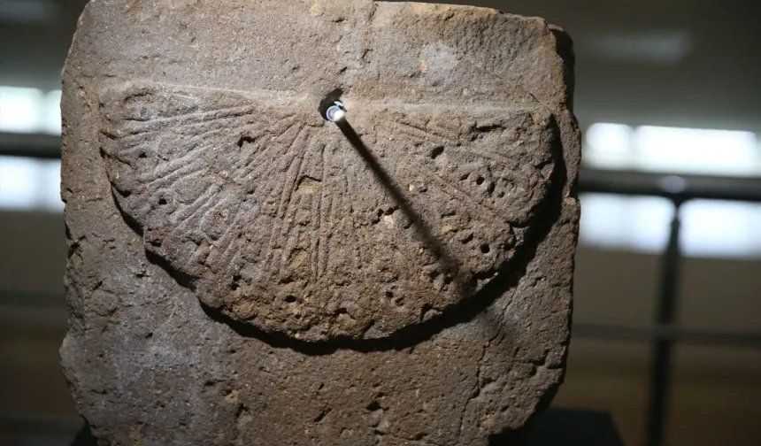 Kars’ta Tarihe Işık Tutan 1000 Yıllık Güneş Saati Ziyarete Açıldı