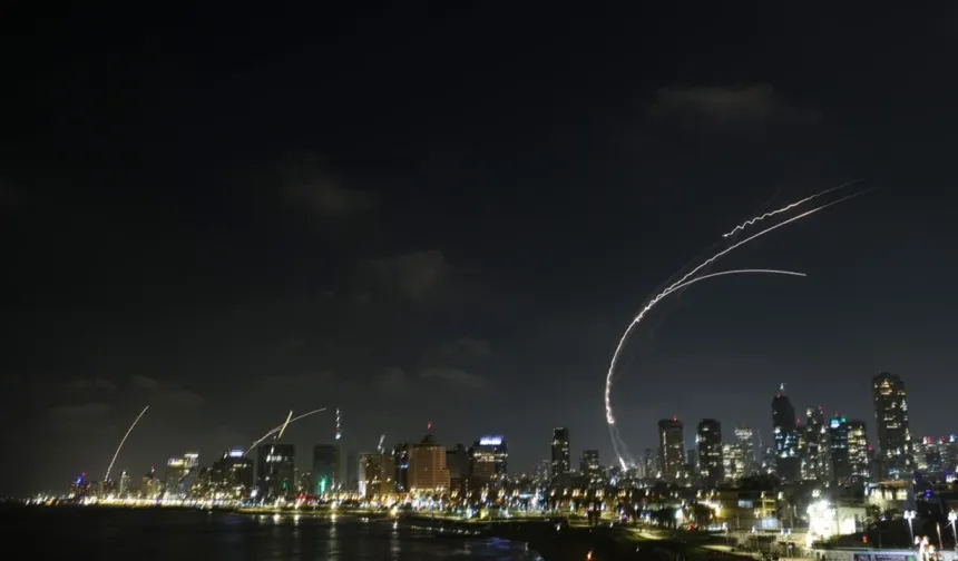 İran'dan İsrail'e Füze Yağmuru: Tel Aviv Vuruldu!