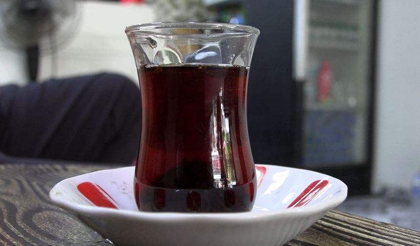 Demli Çay Tüketiminde 'Böbrek Taşı' Riski