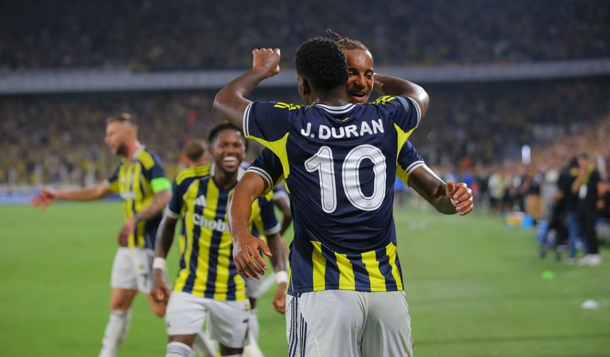 Fenerbahçe, Feyenoord'u Kadıköy Cehennemine Gömdü 5-2