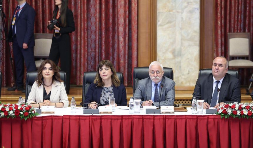 DEM Parti’den İYİ Parti’ye Sert Yanıt: “Özerklik Talebi İddiaları Yalan ve Provokasyon”