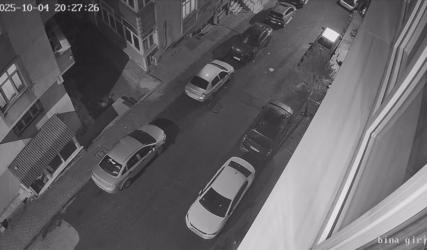 Sultangazi'de Balkondan Düşen Kadın Ağır Yaralandı; Eşi Tutuklandı