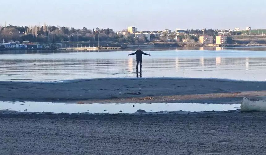 Marmara Ereğlisi’nde deniz 20 metre çekildi: Kıyıda kum adacıkları oluştu
