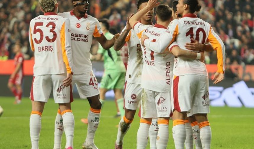 Galatasaray, Antalyaspor'u 4-1'le geçti