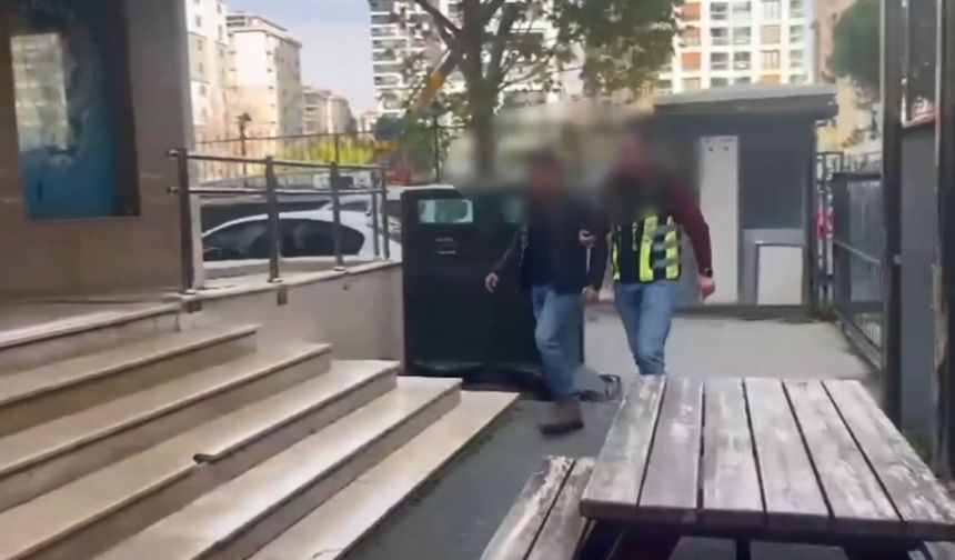 Bakan Yerlikaya: Ataşehir'de trafikte tartıştığı kadın sürücünün aracına saldıran şüpheli yakalandı