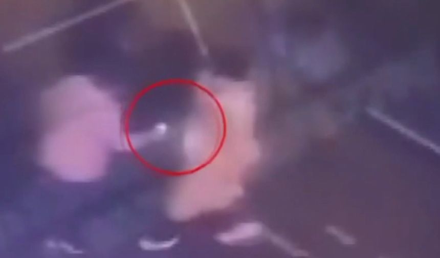 Esenler'de bir çocuğun cep telefonu çaldığı anlar kamerada