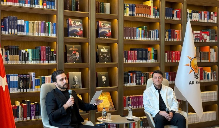 Mesut Özil, AK Parti'nin 'Kütüphane Sohbetleri'ne konuk oldu