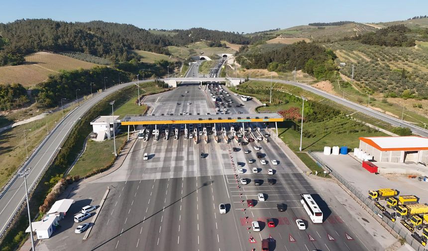 Bakan Uraloğlu: 2025'te köprü ve otoyollardan 1,1 milyar araç geçişi oldu