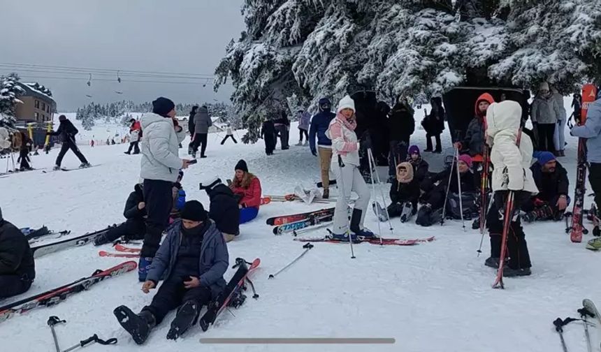 Uludağ'da telesiyej arızalandı; tatilciler metrelerce yükseklikte mahsur kaldı